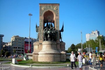 Top ways to experience Taksim Square